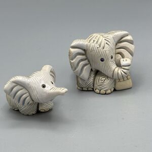 Vtg Artesania Rinconada Sitting African Momma Elephant and Baby Figurine Uruguay